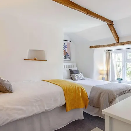 2 Bed In Wadebridge 87231 Holiday home