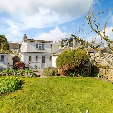 2 Bed In Wadebridge 87231 Holiday home *